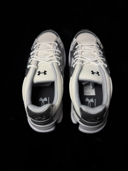 Under armour UA sola metallic white silver - taille 47