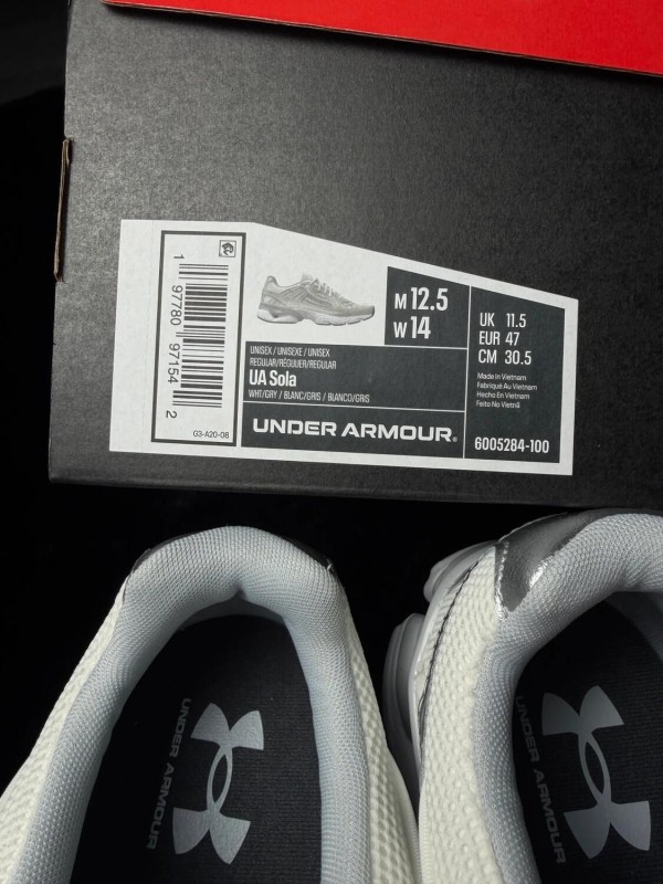 Under armour UA sola metallic white silver - taille 47 2