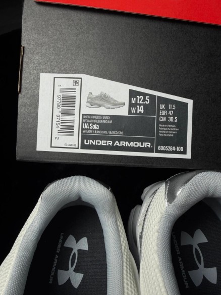 Under armour UA sola metallic white silver - taille 47