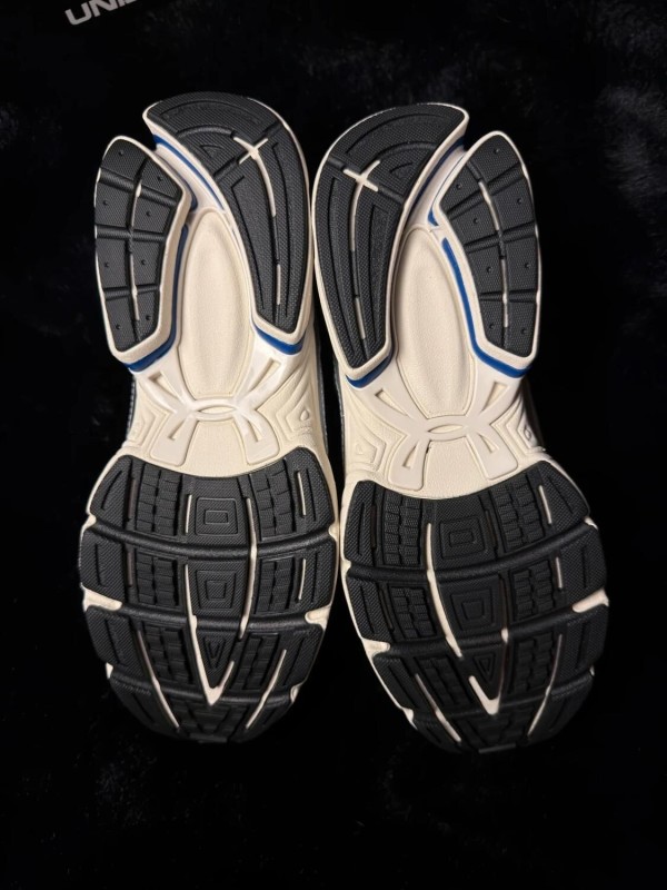 Under Armour UA Sola White metallic silver blue - taille 44 2
