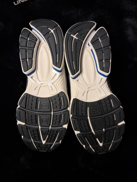 Under Armour UA Sola White metallic silver blue - taille 44