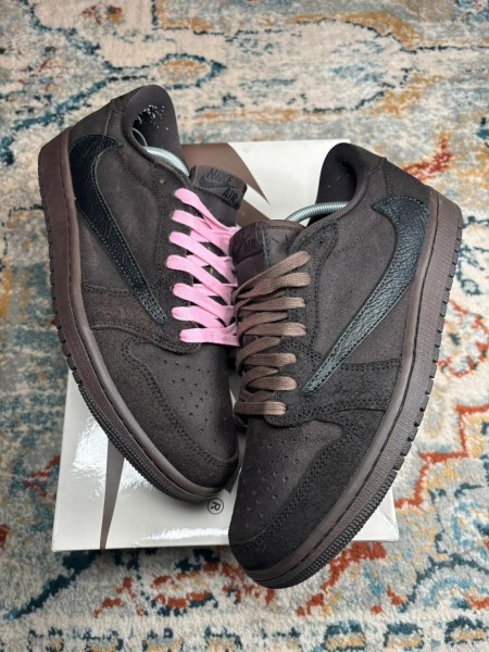 Air Jordan 1 Travis Scott Velvet