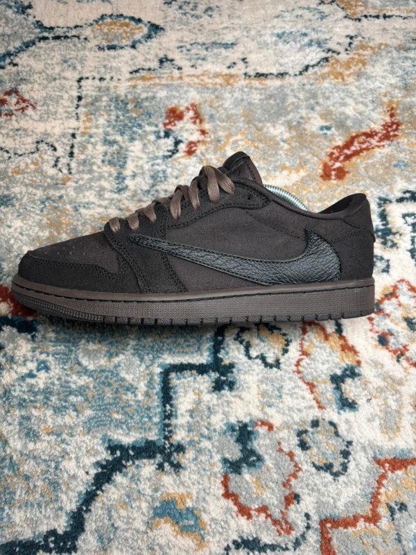 Air Jordan 1 Travis Scott Velvet 2