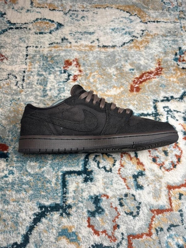 Air Jordan 1 Travis Scott Velvet 2