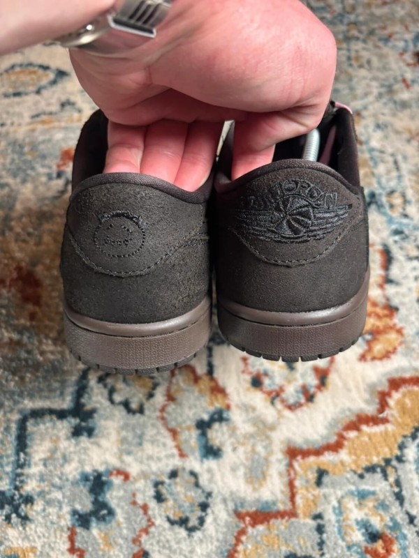 Air Jordan 1 Travis Scott Velvet 2