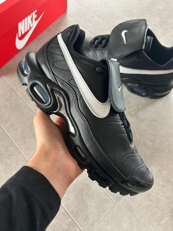 Nike air max plus tn tiempo black 2