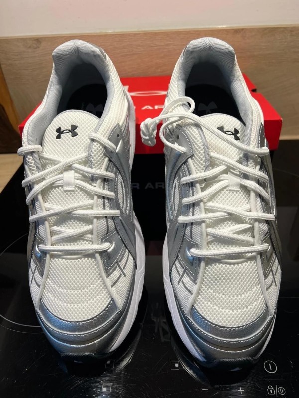 Under Armour UA Sola White Metallic Silver - Neuf - 47 2