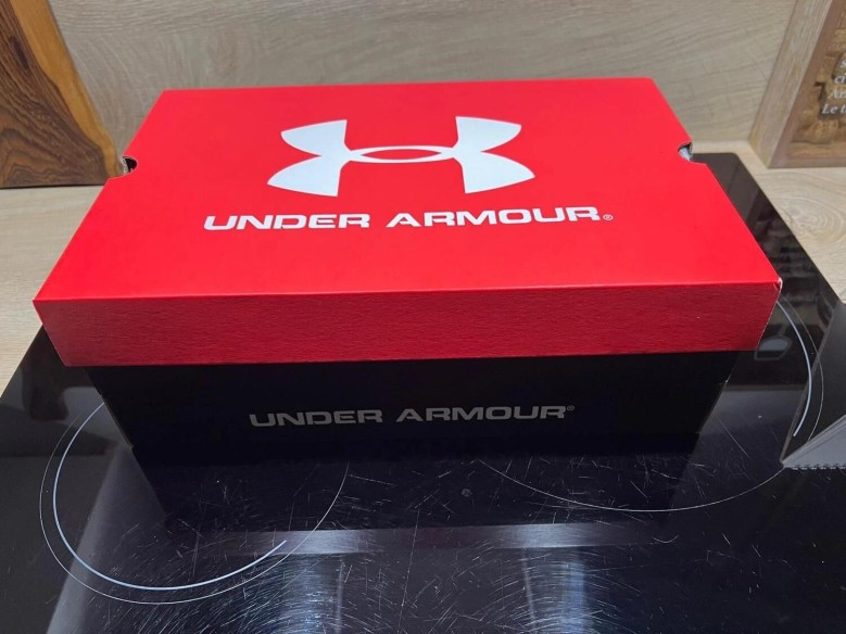Under Armour UA Sola White Metallic Silver - Neuf - 47