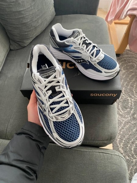 Saucony Progrid Omni 9 deep navy bleu marine