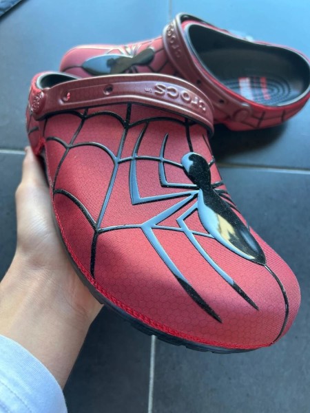 Crocs classic clog spiderman red black spider