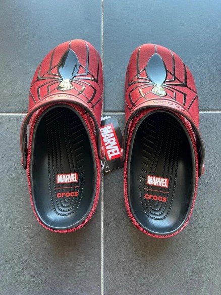 Crocs classic clog spiderman red black spider