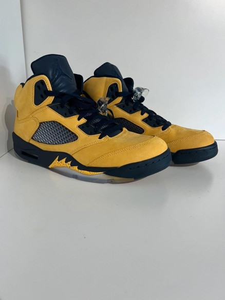 Nike air jordan 5 michigan