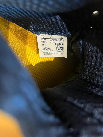 Nike air jordan 5 michigan