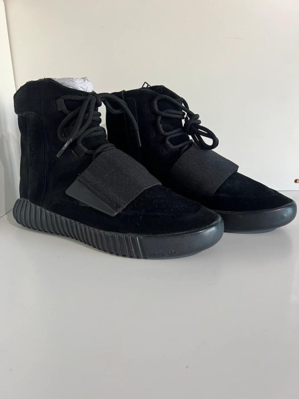Yeezy 750 Triple Black (2015) 2