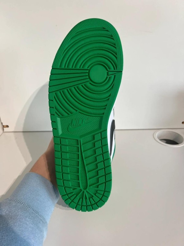 Nike air Jordan 1 Lucky Green 2