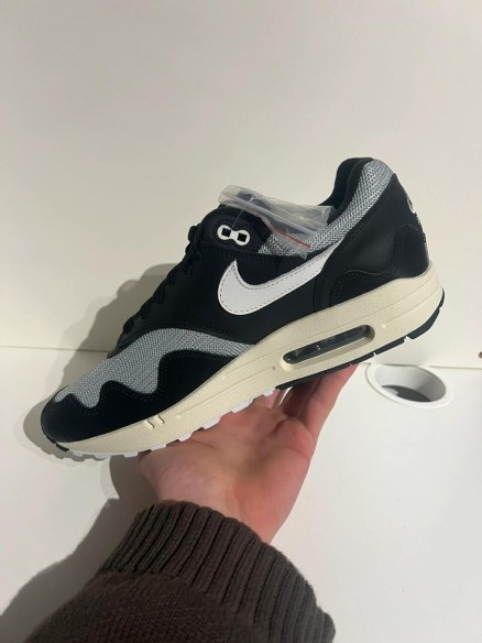 Nike air max 1 Patta Black (With bracelet)