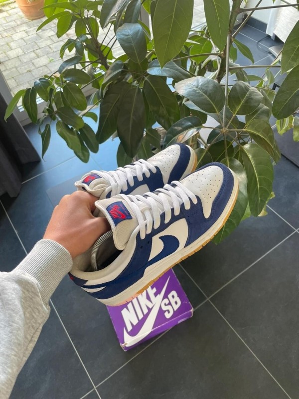 Nike SB dunks low Los Angeles Dodgers 2