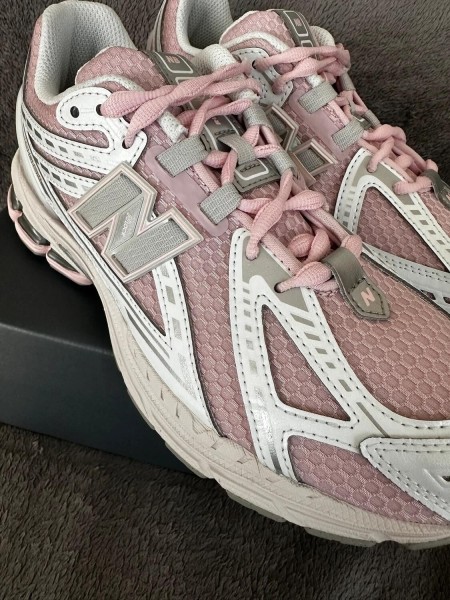 New balance 1906