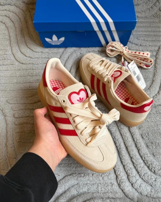 adidas handball spezial red cream " Saint Valentin " Taille 39 2