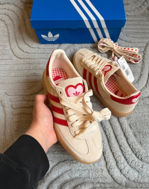 adidas handball spezial red cream " Saint Valentin " Taille 39 2