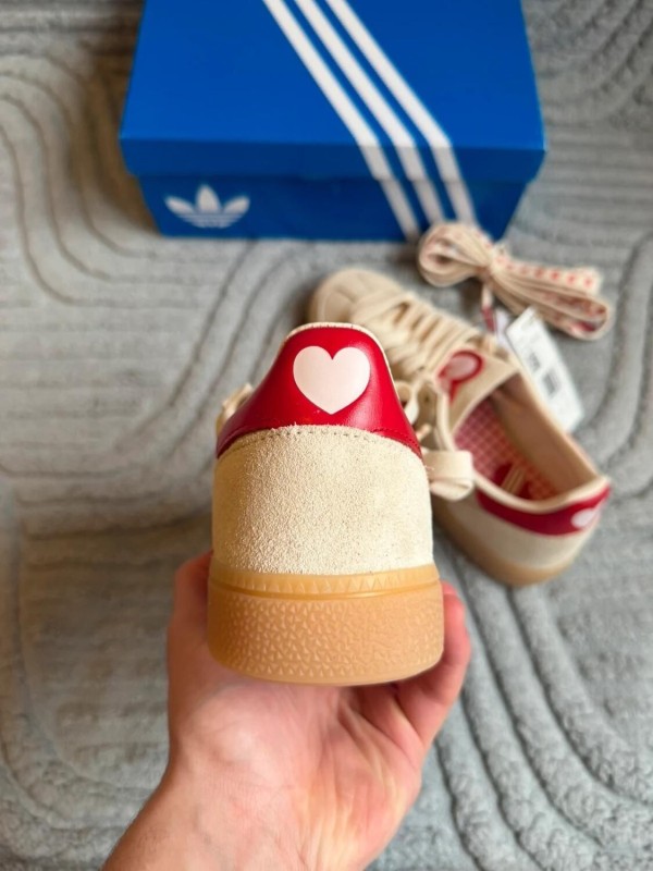 adidas handball spezial red cream " Saint Valentin " Taille 39 2