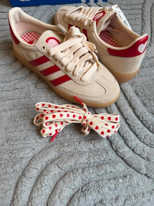 adidas handball spezial red cream " Saint Valentin " Taille 39 2