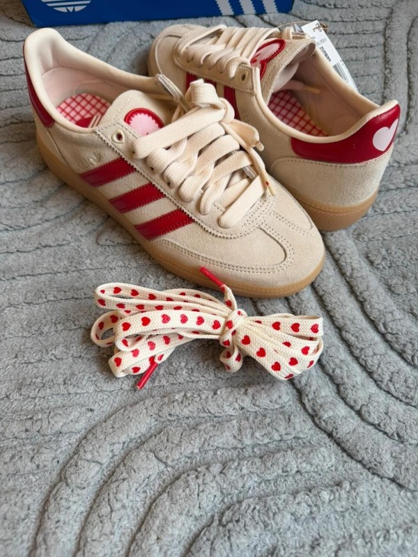 adidas handball spezial red cream " Saint valentin " Taille 38 2