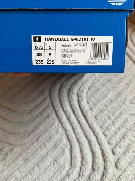 adidas handball spezial red cream " Saint valentin " Taille 38