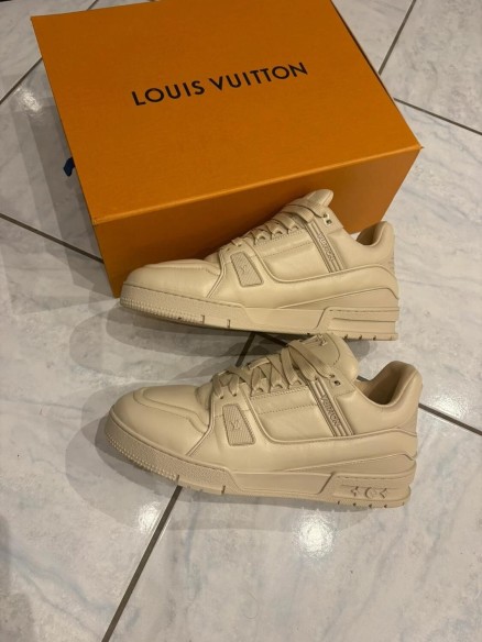 Louis Vuitton LV Trainer Triple Beige taille 8 43