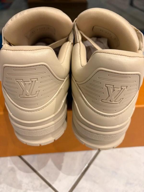 Louis Vuitton LV Trainer Triple Beige taille 8 43 2
