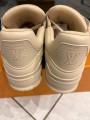 Louis Vuitton LV Trainer Triple Beige taille 8 43