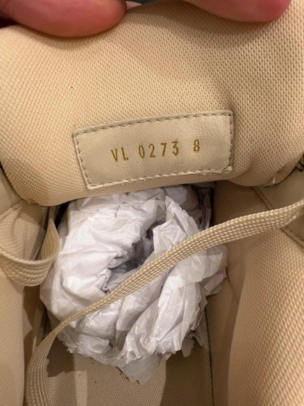 Louis Vuitton LV Trainer Triple Beige taille 8 43