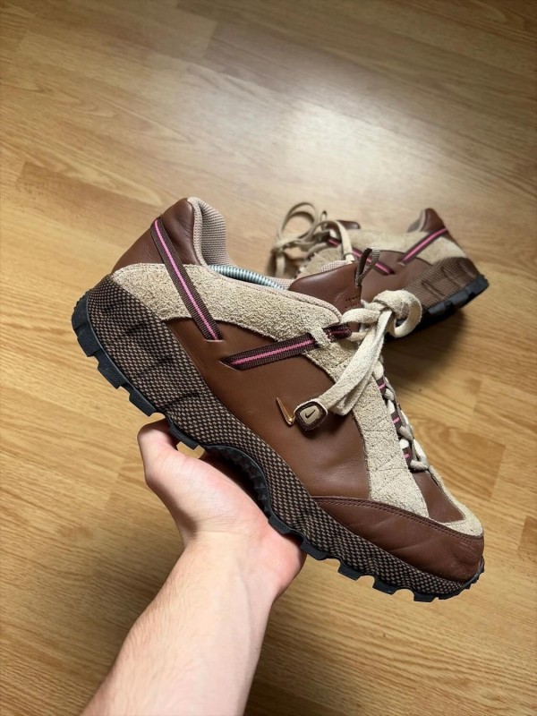 Nike air humara Jacquemus marron taille 47
