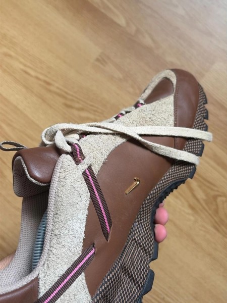 Nike air humara Jacquemus marron taille 47
