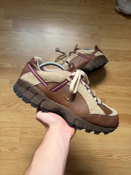 Nike humara jacquemus marron