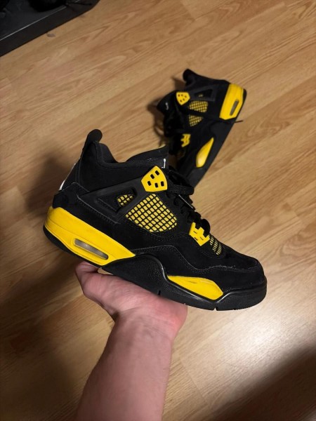 Nike air jordan 4 yellow thunder
