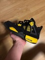 Nike air jordan 4 yellow thunder