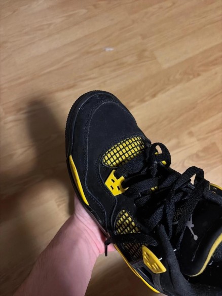 Nike air jordan 4 yellow thunder