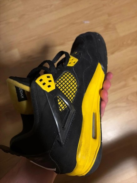 Nike air jordan 4 yellow thunder