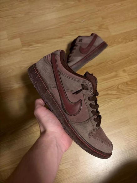 Nike sb city of love burgundy