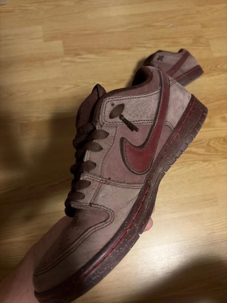 Nike sb city of love burgundy