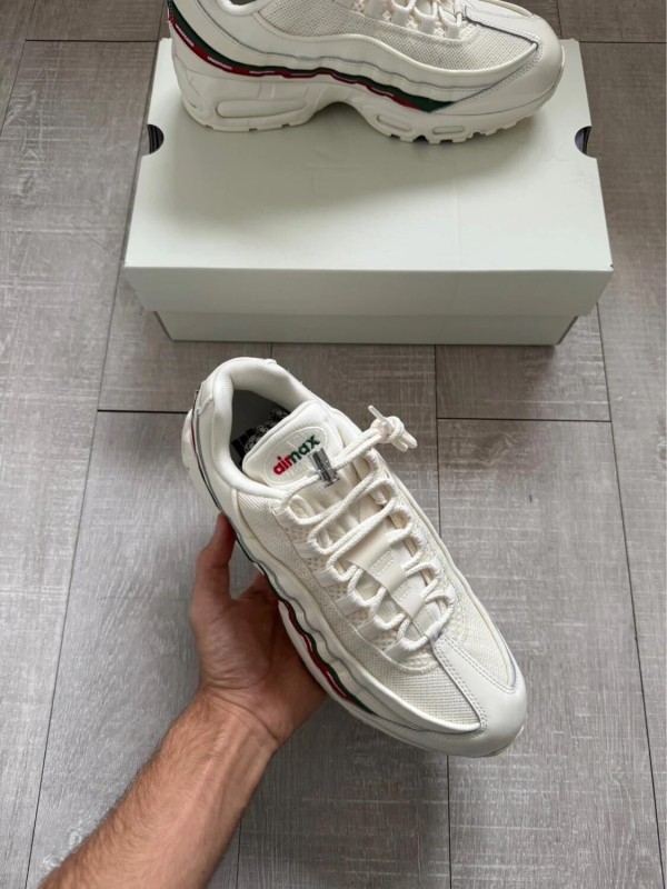 Air Max 95 Undefeated Sail 2