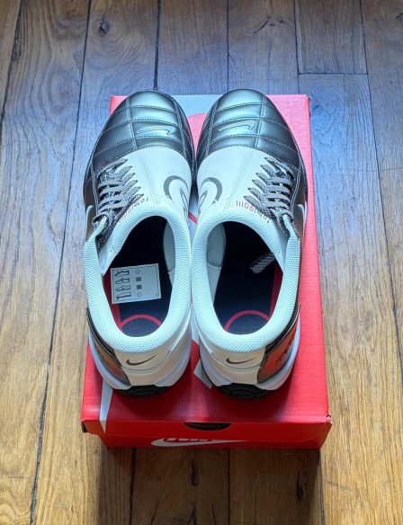 Nike total 90 3 foot football futsal graphite grey white blanc gris 45