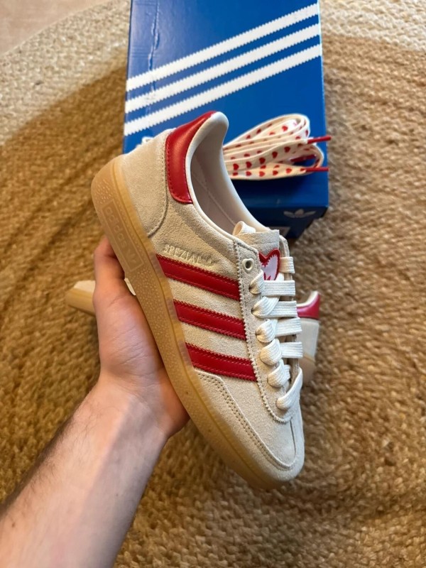 Adidas handball spezial valentines day 2026 - taille 38,5