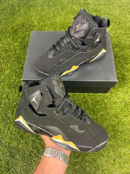 Jordan True Flight Black Gold 38,5
