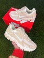 Nike zoom vomero 5 cuir beige blanc - taille 42,5