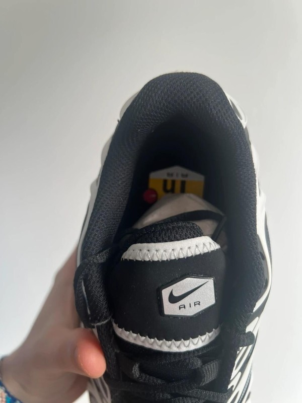 Tn Nike dry fit neuve t36,5 2