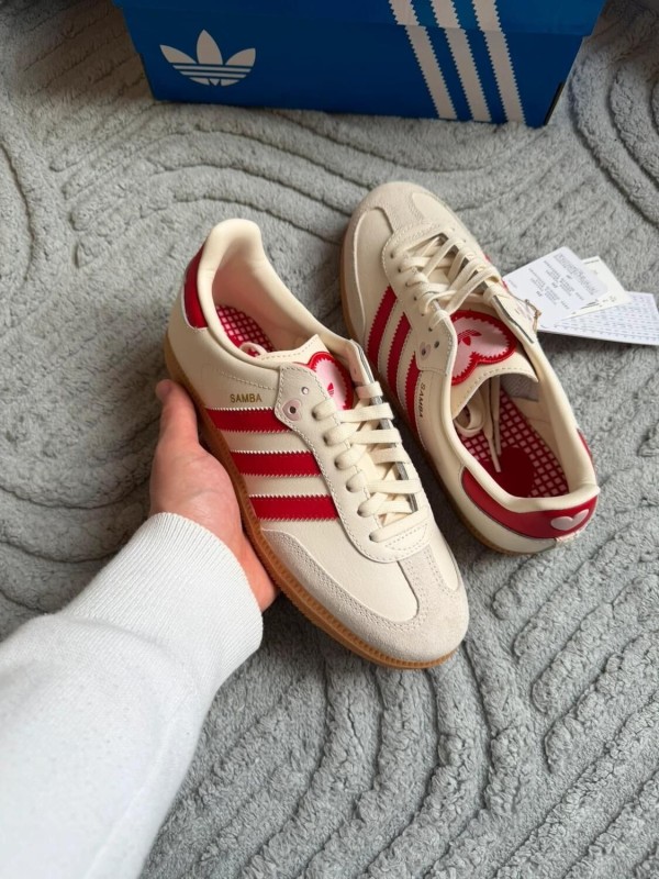 adidas samba red cream " Saint Valentin " Taille 36,5 2