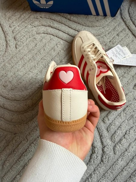 adidas samba red cream " Saint Valentin " Taille 36,5