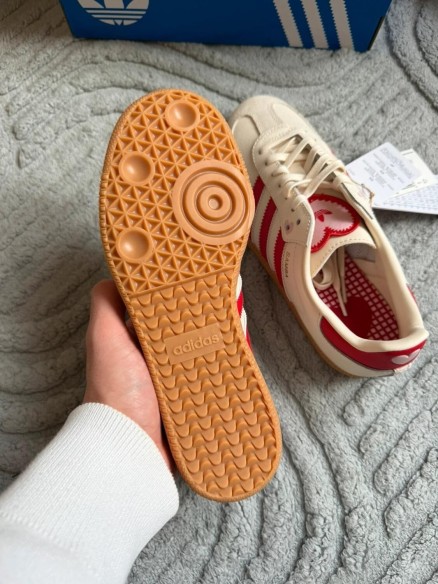 adidas samba red cream " Saint Valentin " Taille 36,5
